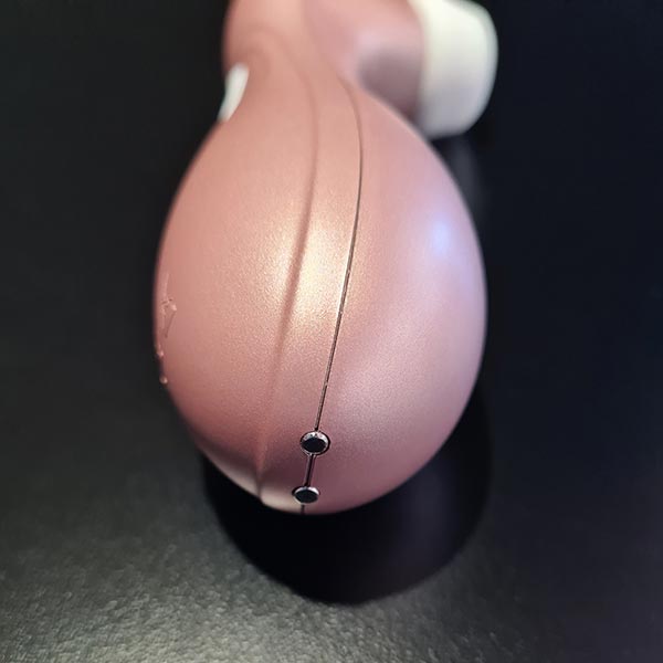 Charging the Satisfyer Pro 2