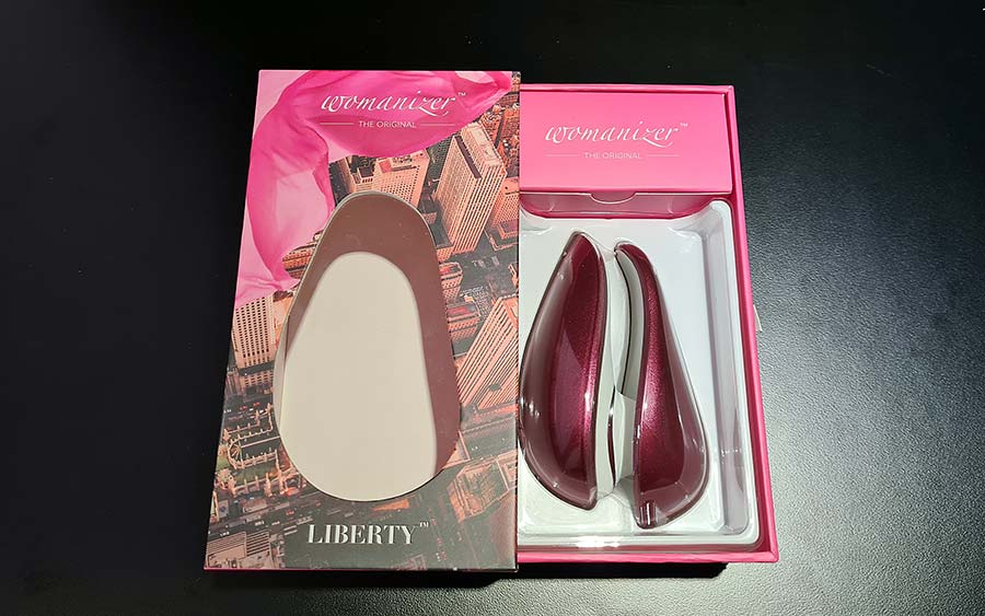 Opened box of the Womanizer Liberty